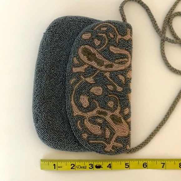 SOLD! VINTAGE Genie Beaded Evening Bag - Picture 5 of 5
